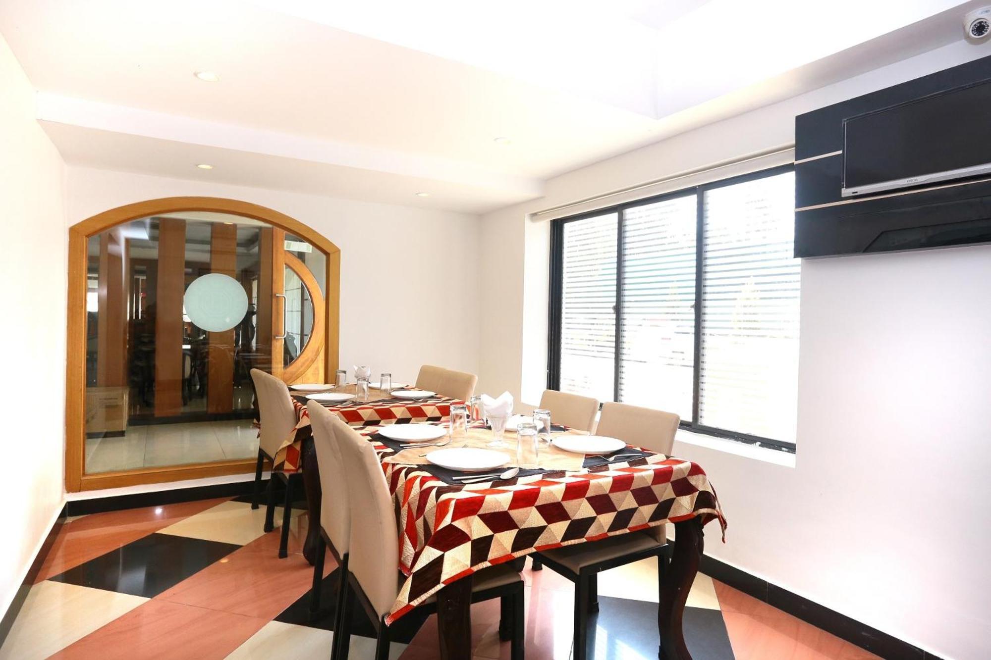 Super Townhouse Dona Castle Otel Kollam Dış mekan fotoğraf