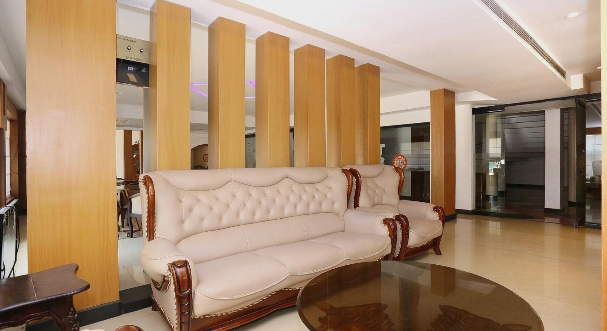 Super Townhouse Dona Castle Otel Kollam Dış mekan fotoğraf