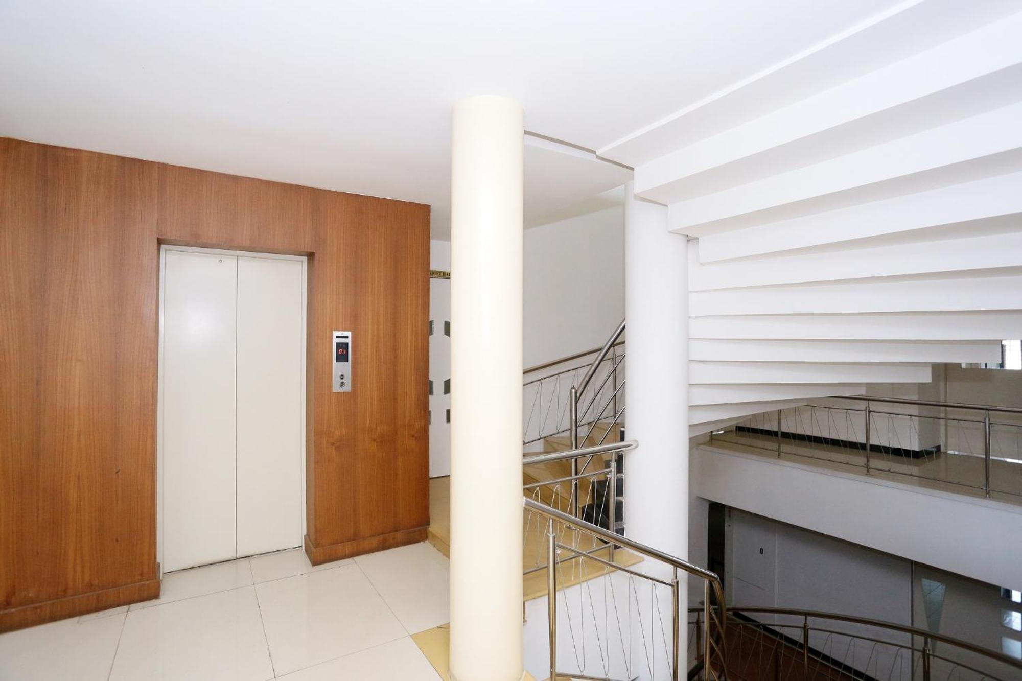 Super Townhouse Dona Castle Otel Kollam Dış mekan fotoğraf