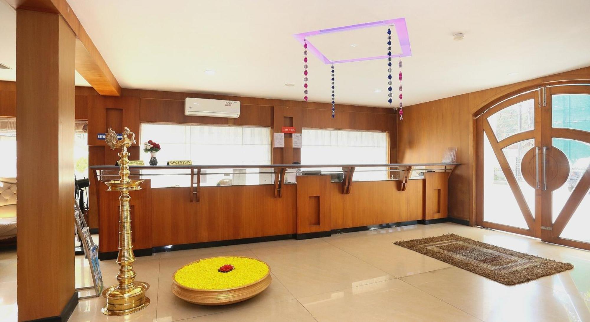Super Townhouse Dona Castle Otel Kollam Dış mekan fotoğraf