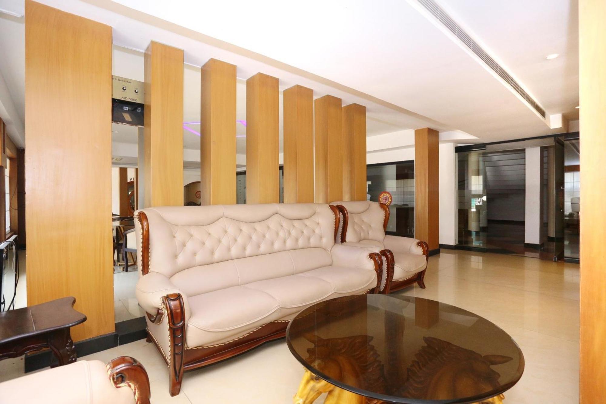 Super Townhouse Dona Castle Otel Kollam Dış mekan fotoğraf