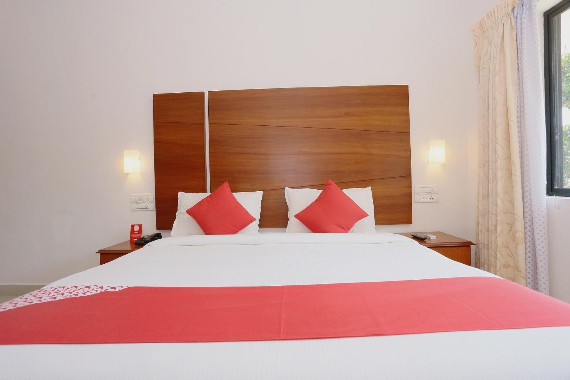 Super Townhouse Dona Castle Otel Kollam Dış mekan fotoğraf