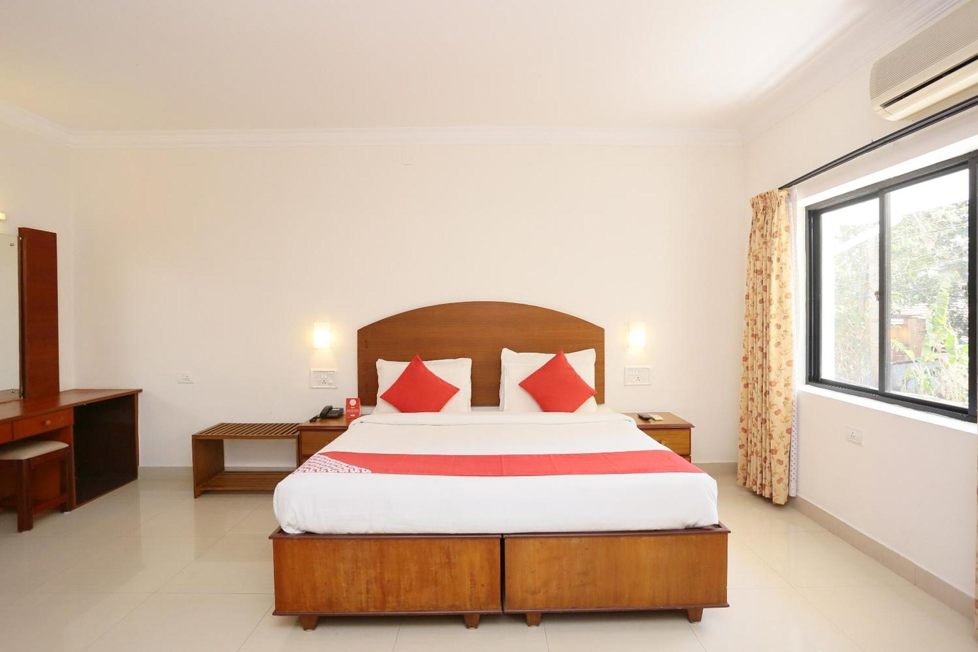 Super Townhouse Dona Castle Otel Kollam Dış mekan fotoğraf