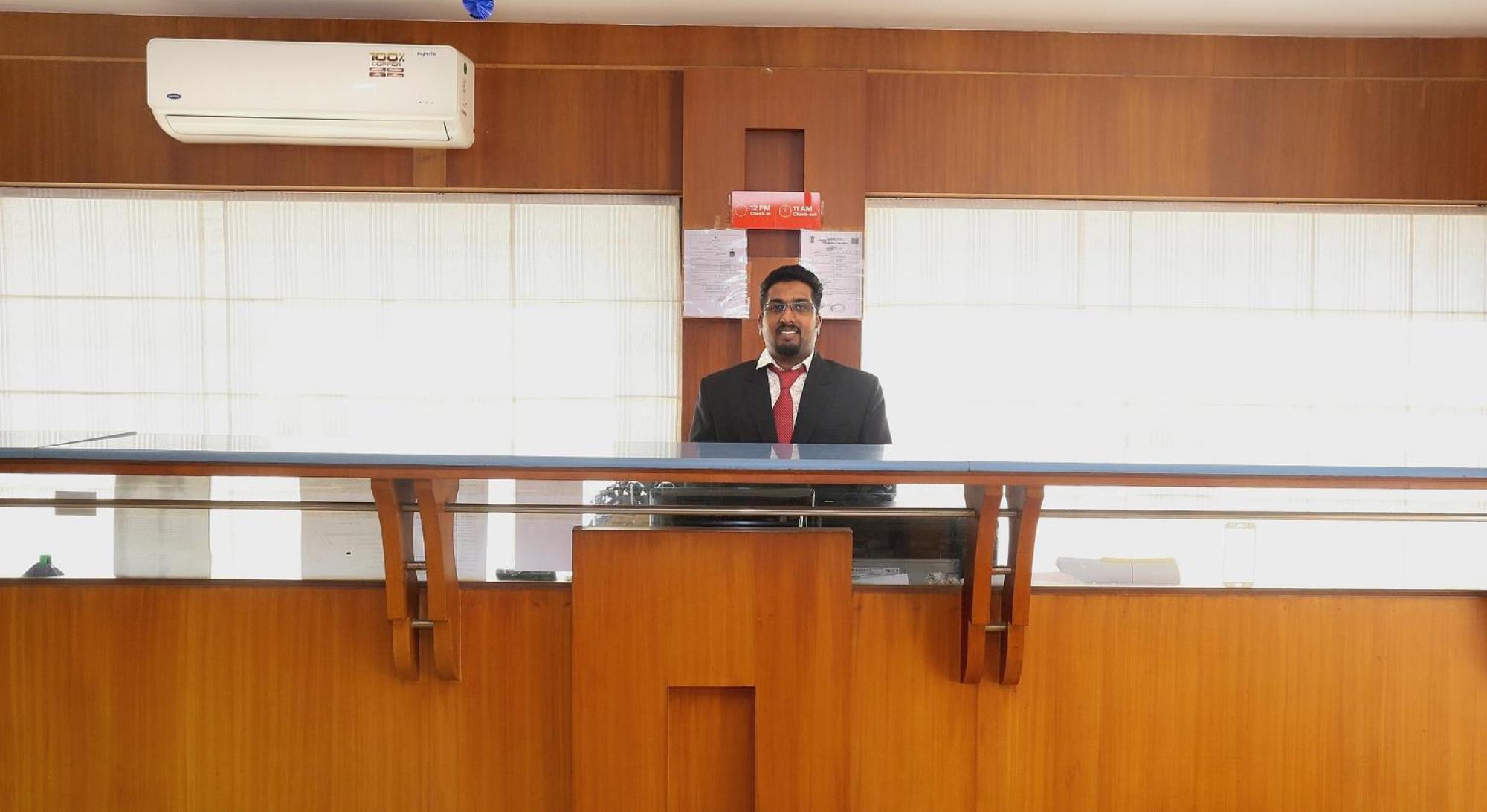 Super Townhouse Dona Castle Otel Kollam Dış mekan fotoğraf