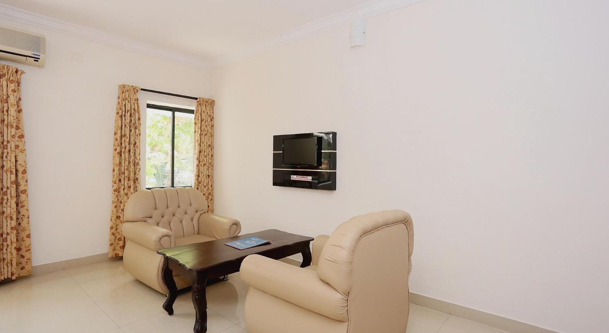 Super Townhouse Dona Castle Otel Kollam Dış mekan fotoğraf