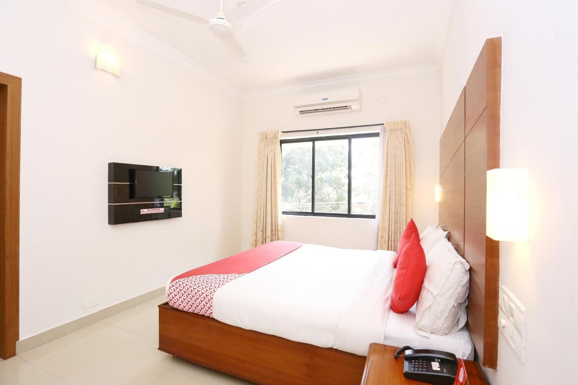 Super Townhouse Dona Castle Otel Kollam Dış mekan fotoğraf