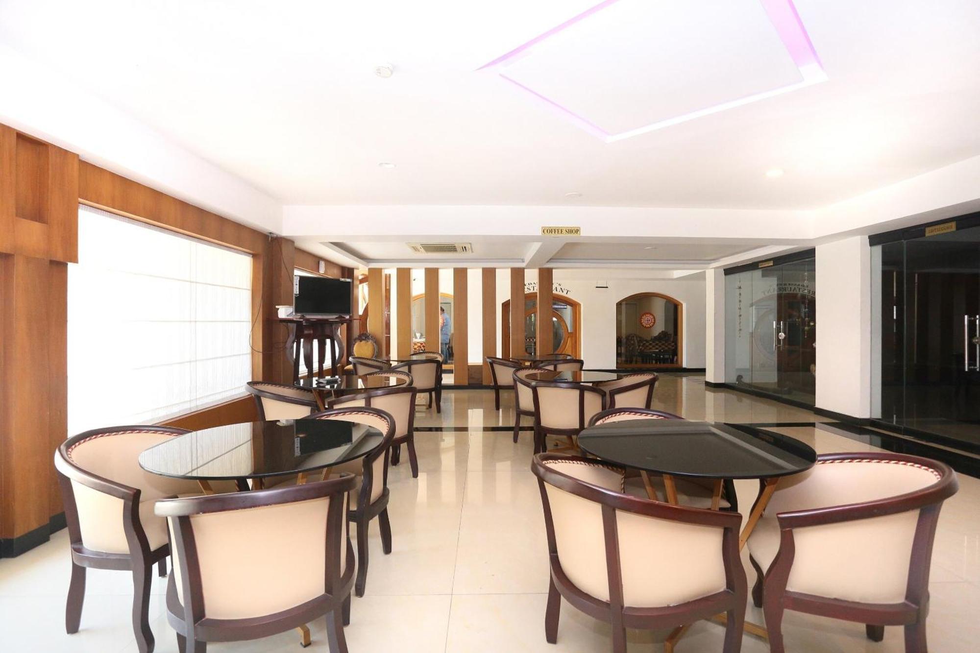 Super Townhouse Dona Castle Otel Kollam Dış mekan fotoğraf