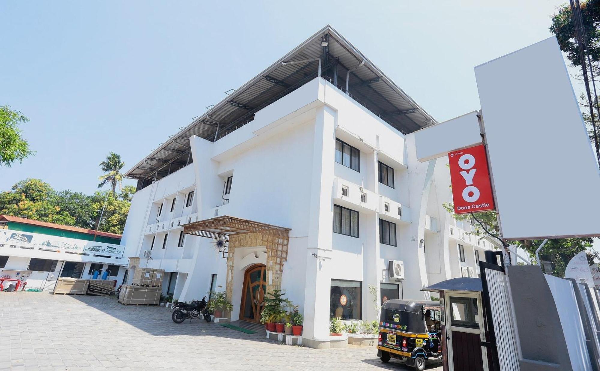 Super Townhouse Dona Castle Otel Kollam Dış mekan fotoğraf
