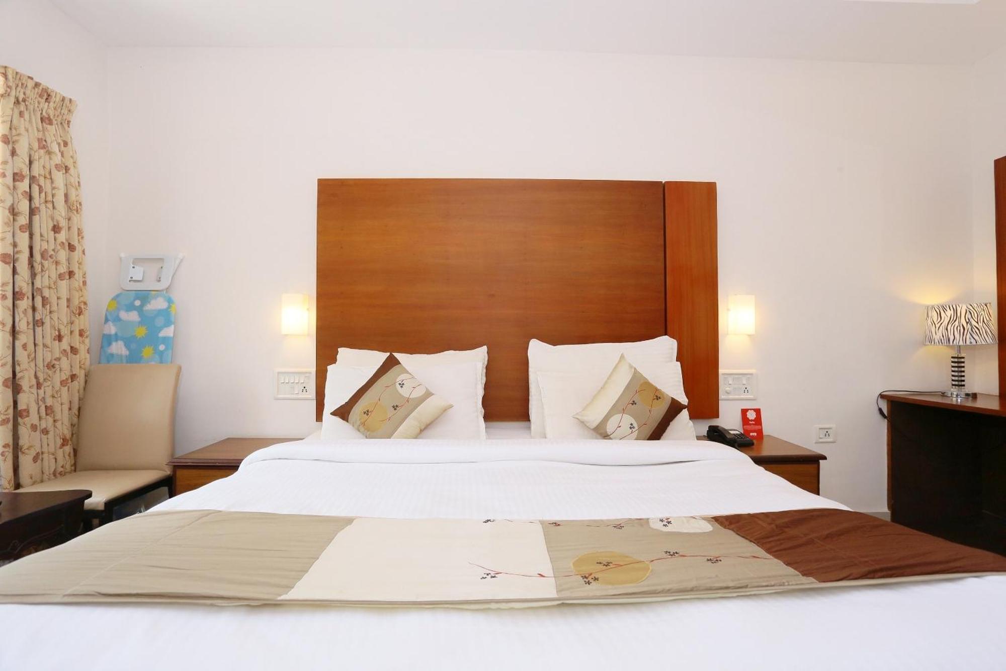 Super Townhouse Dona Castle Otel Kollam Dış mekan fotoğraf