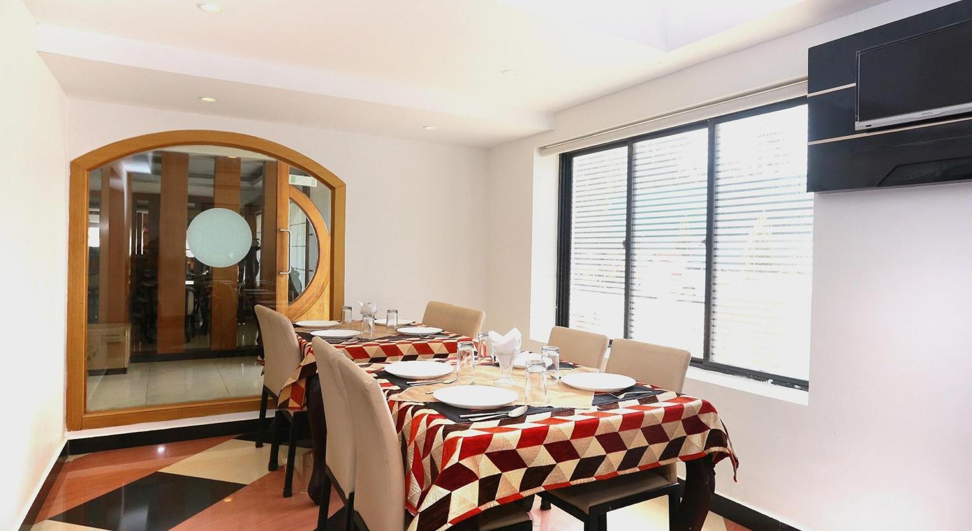 Super Townhouse Dona Castle Otel Kollam Dış mekan fotoğraf