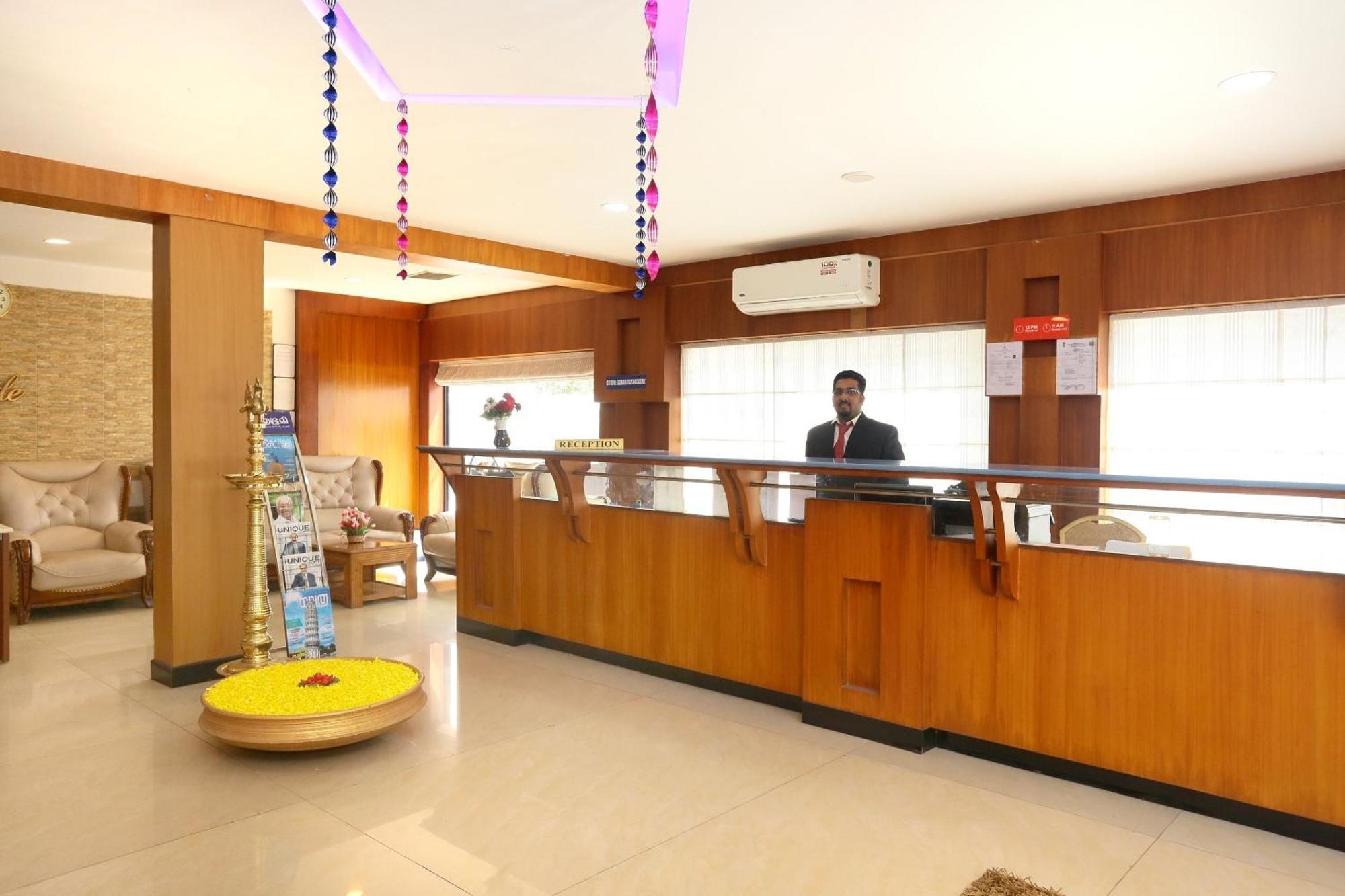 Super Townhouse Dona Castle Otel Kollam Dış mekan fotoğraf