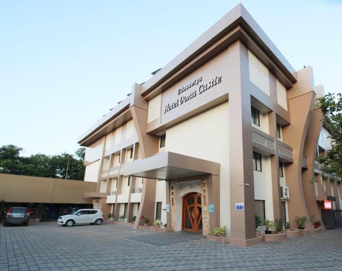 Super Townhouse Dona Castle Otel Kollam Dış mekan fotoğraf